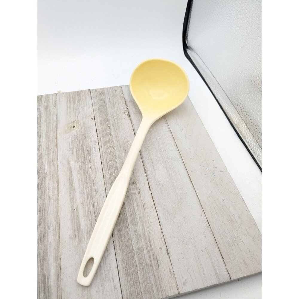 Vintage Foley #2 White Nylon Plastic Ladle Dipper Spoon 11 1/2"